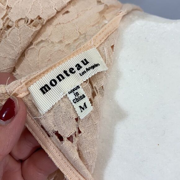 𝅺monteau Lace Trim Flutter Sleeveless Top - Picture 5 of 5